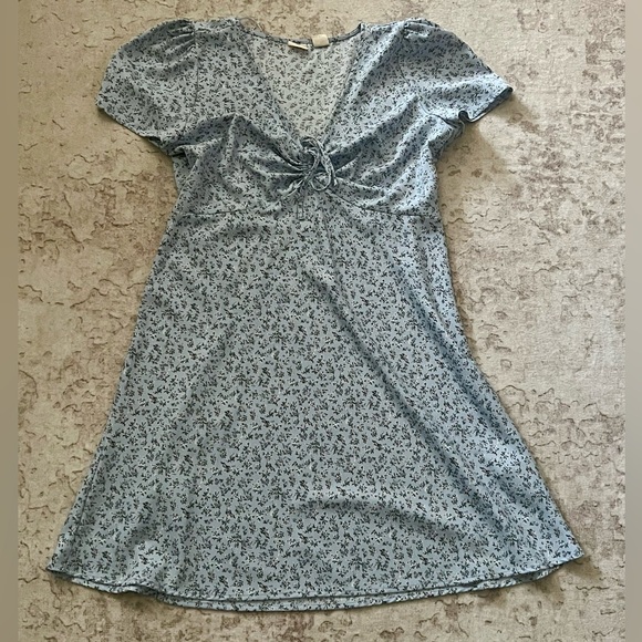 Women's Delray Floral-Print V-Neck Mini Dress - Picture 2 of 4
